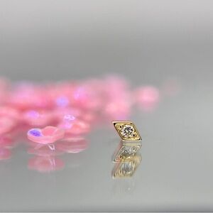 Modern mood royal rhombus yellow gold diamond